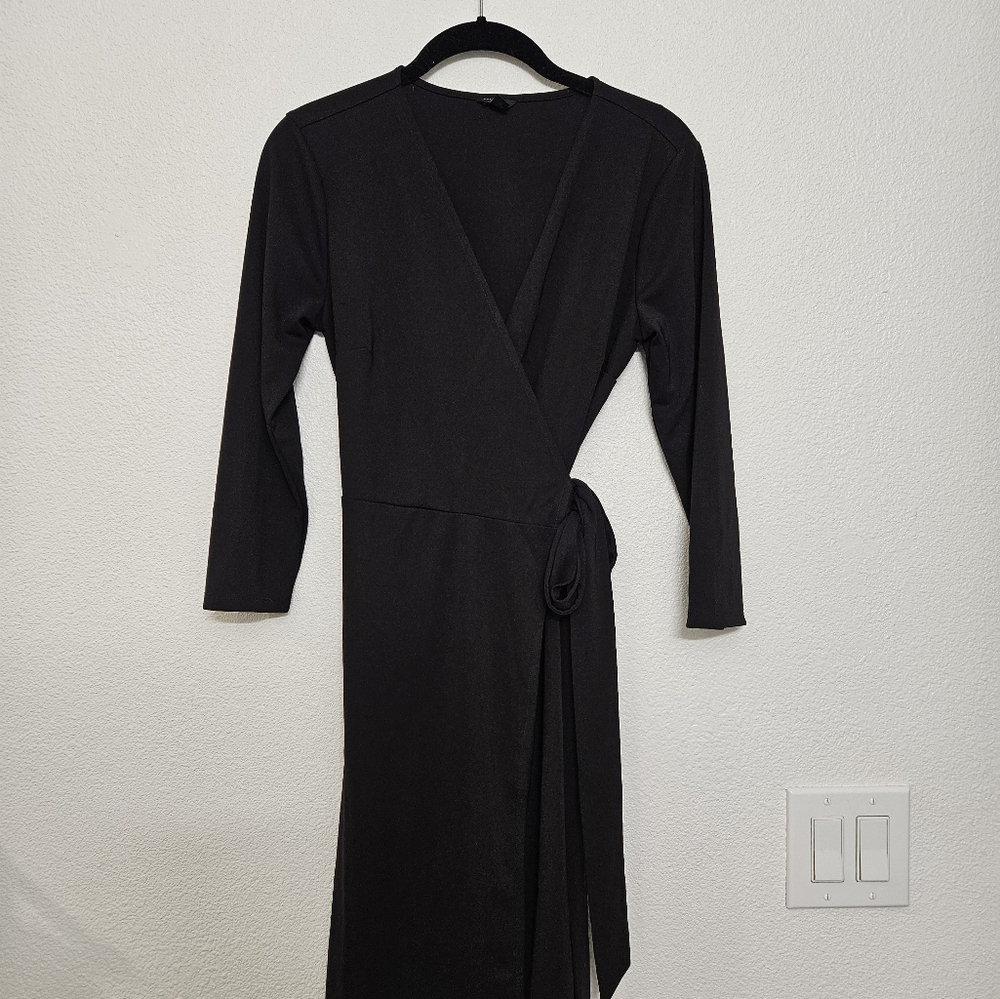 Ann Taylor Knee Length Wrap Dress Black Sz 4